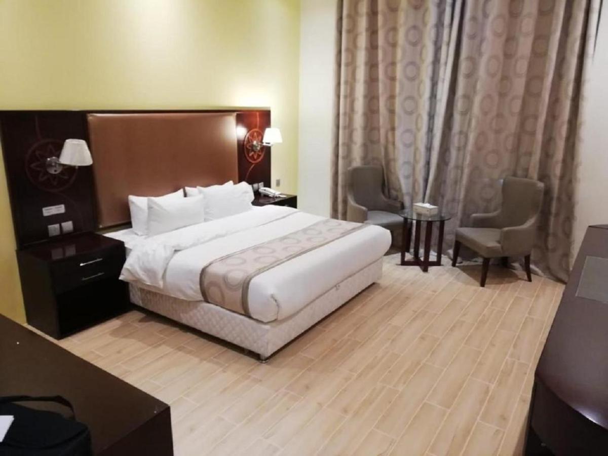 Al Liwan Suites Rawdat Al Khail Doha Exteriör bild